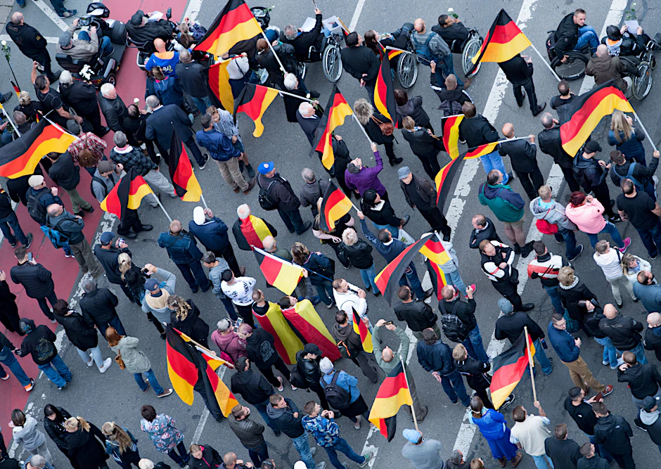 Einige Männer kämen nicht mehr mit, sagt der Soziologe Lessenich. „Sie fühlen sich abgehängt, zurückgesetzt, wollen ihre alten Freiheiten zurück.“