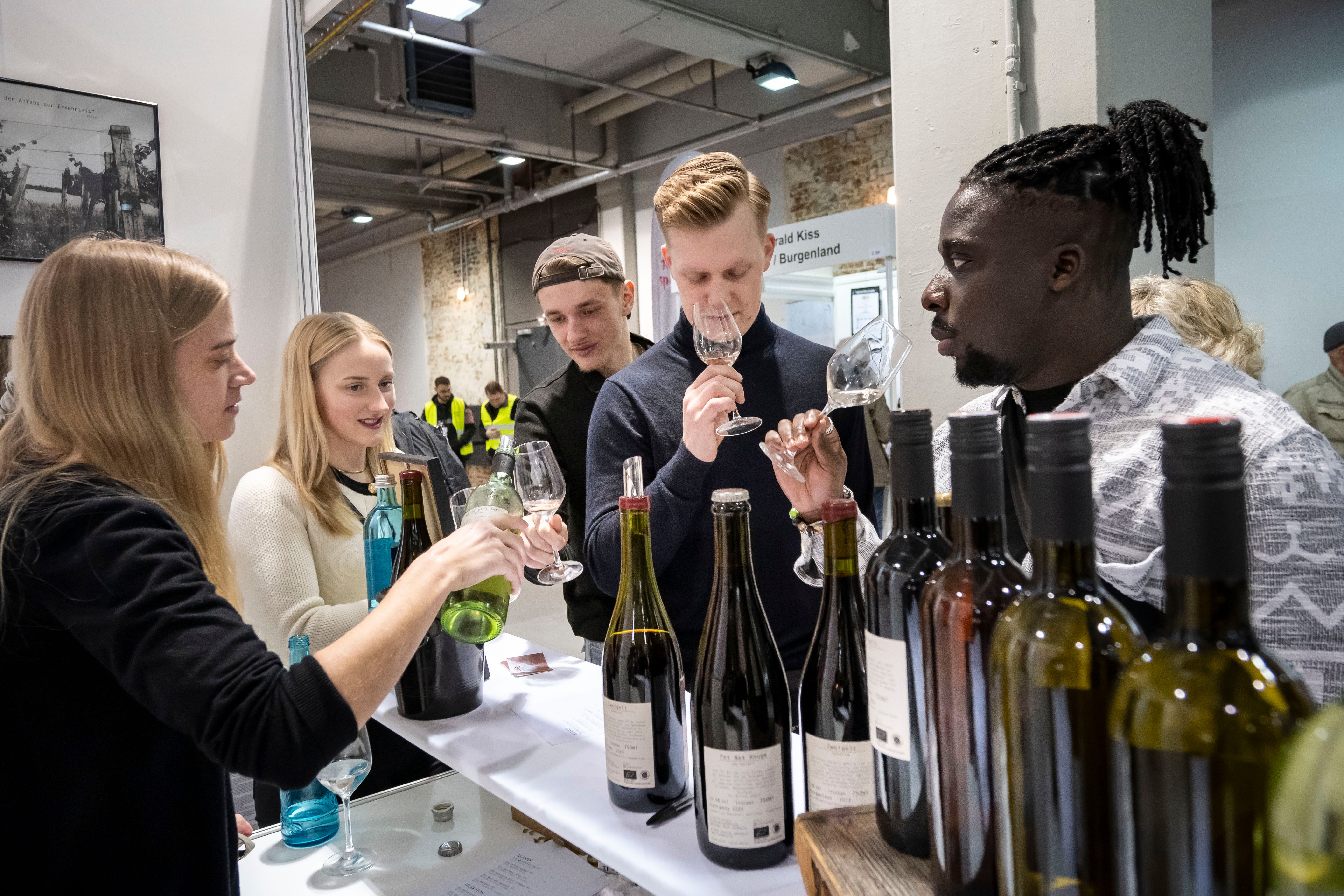 Auf ein Glas mit der Weinprinzessin: So ist die Weinmesse in Berlin-Kreuzberg