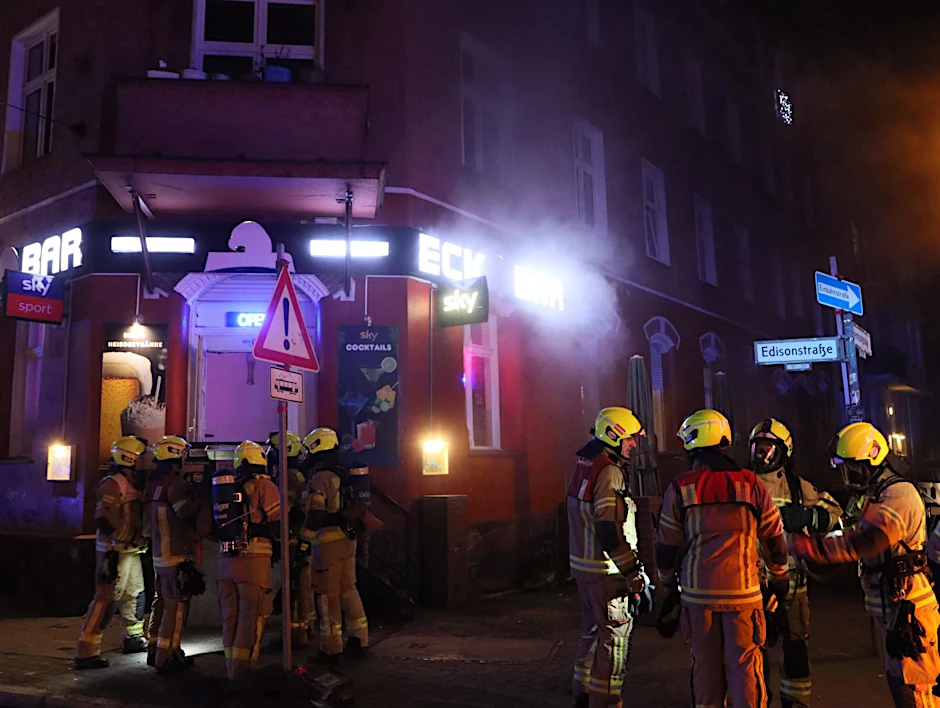 In Treptow-Köpenick kam es in einer Bar zu einem Kellerbrand.