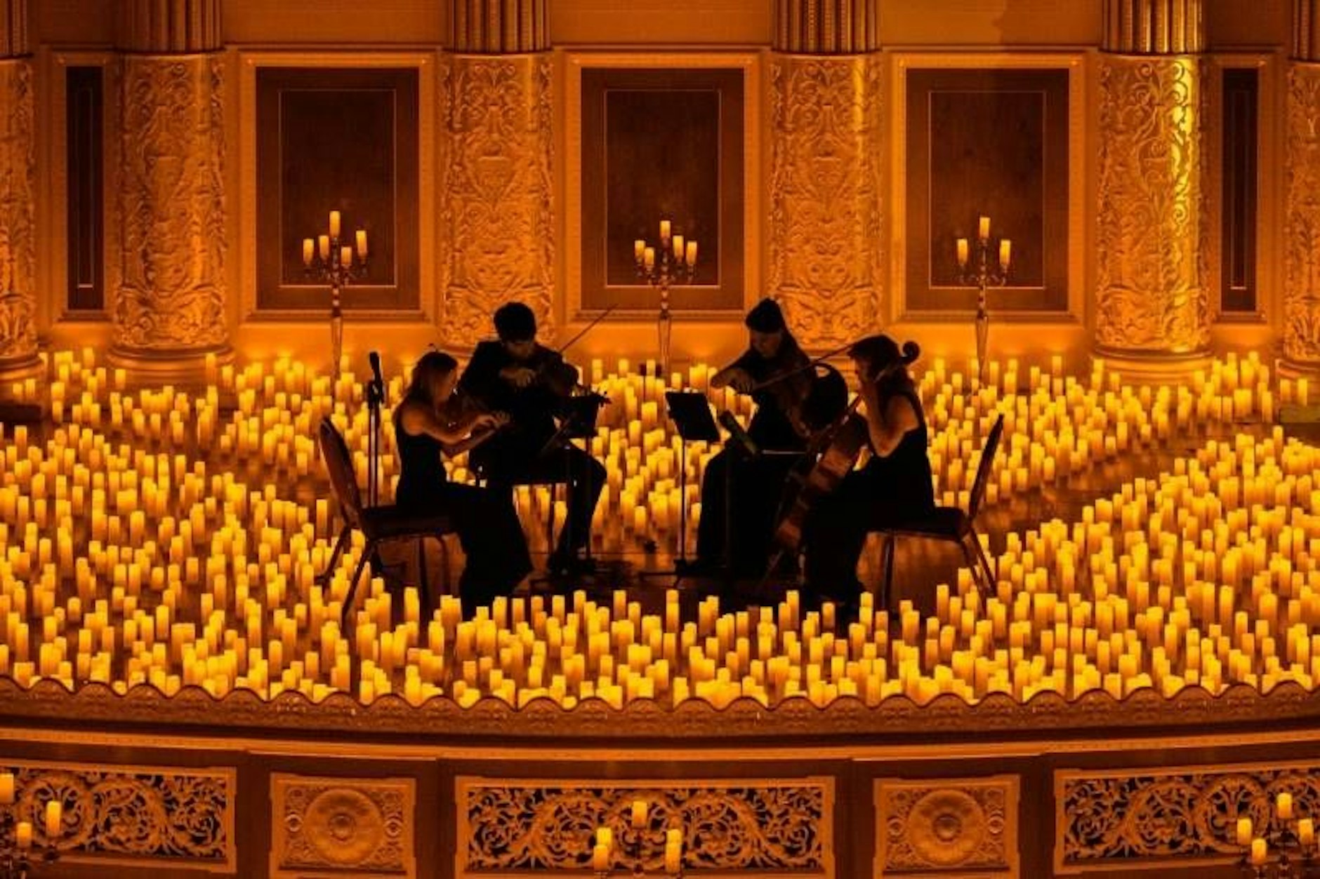 Entdeckt die neuen Candlelight-Konzerte an besonderen Plätzen in Berlin in magischer Atmosphäre und mit Eurer Lieblingsmusik von ABBA, den Beatles, Coldplay, Ed Sheeran u.v.m..