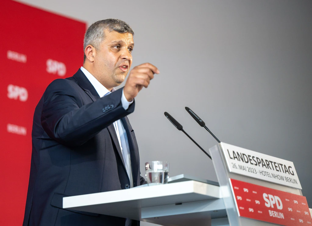 Gelecekte SPD'ye kim liderlik edecek? Başlangıçta üç aday ikili var