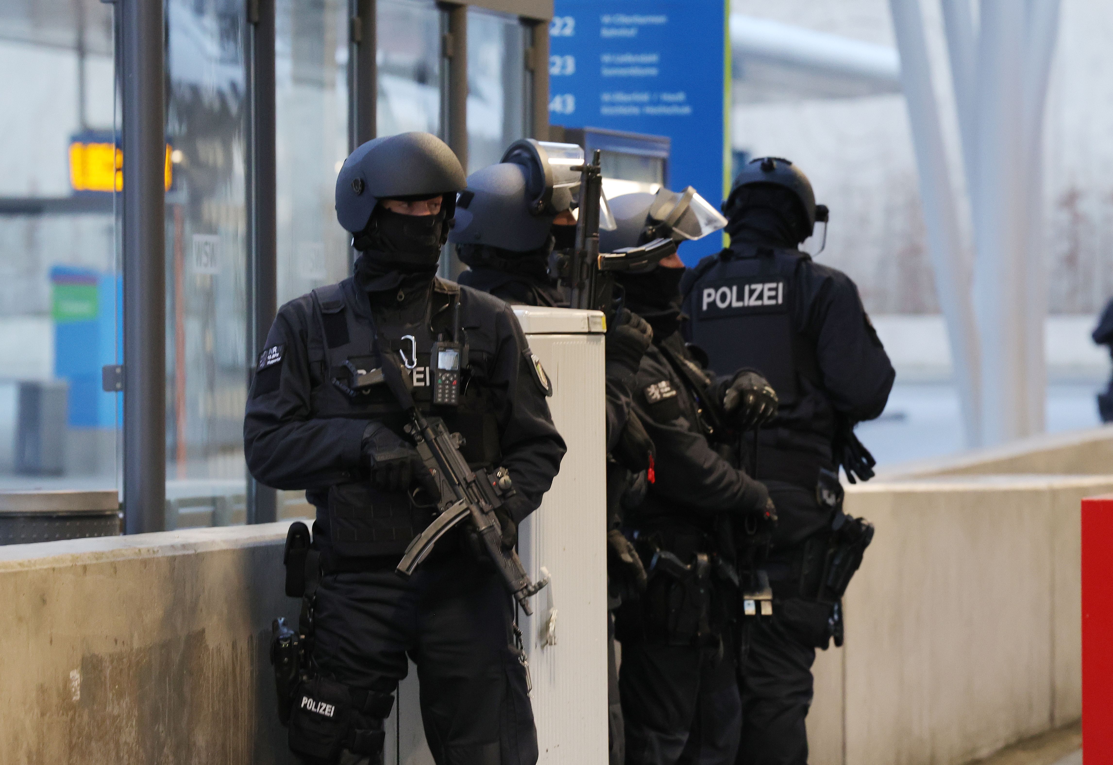 Image - Terror-Alarm: Polizei räumt Hauptbahnhof von Wuppertal