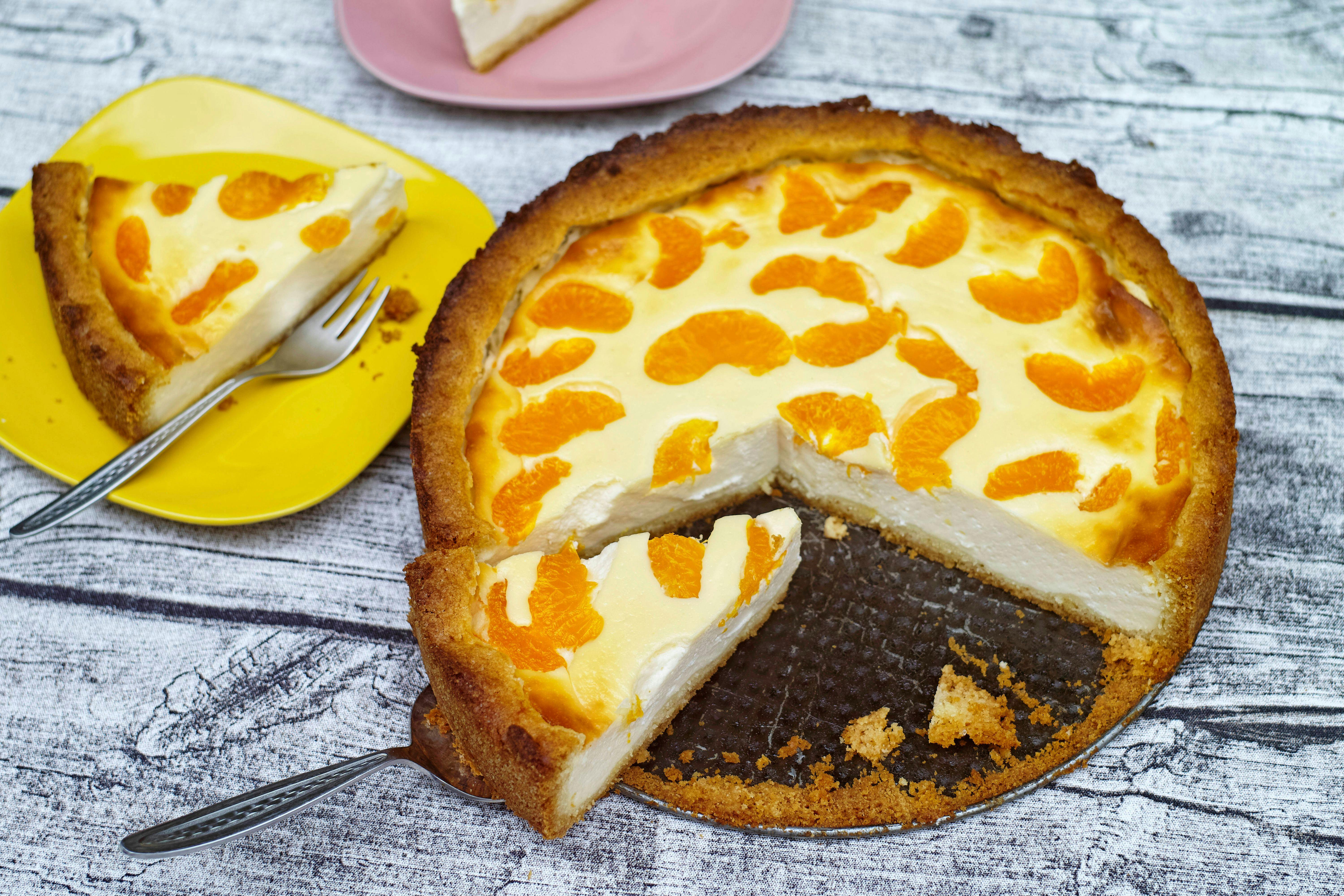 Omas Käsekuchen mit Mandarinen: Dieses Klassiker-Rezept lieben alle! Omas Käsekuchen mit Mandarinen: Dieses Klassiker-Rezept lieben alle!