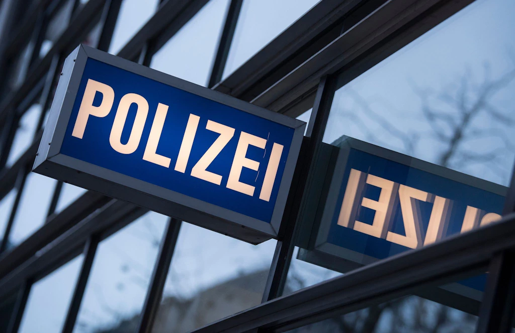 Alt-Treptow: Fahndung nach Räuber erfolgreich, 15-Jähriger stellt sich der Polizei