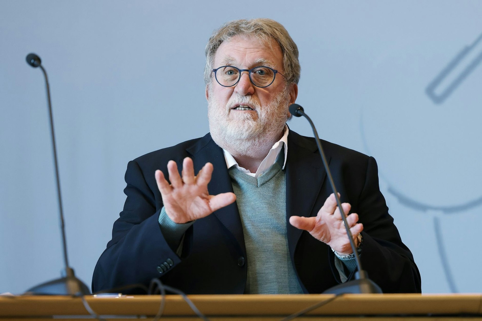 ARCHIV - Thomas Mertens, der Vorsitzende der Ständigen Impfkommission (Stiko), gibt sein Amt auf.