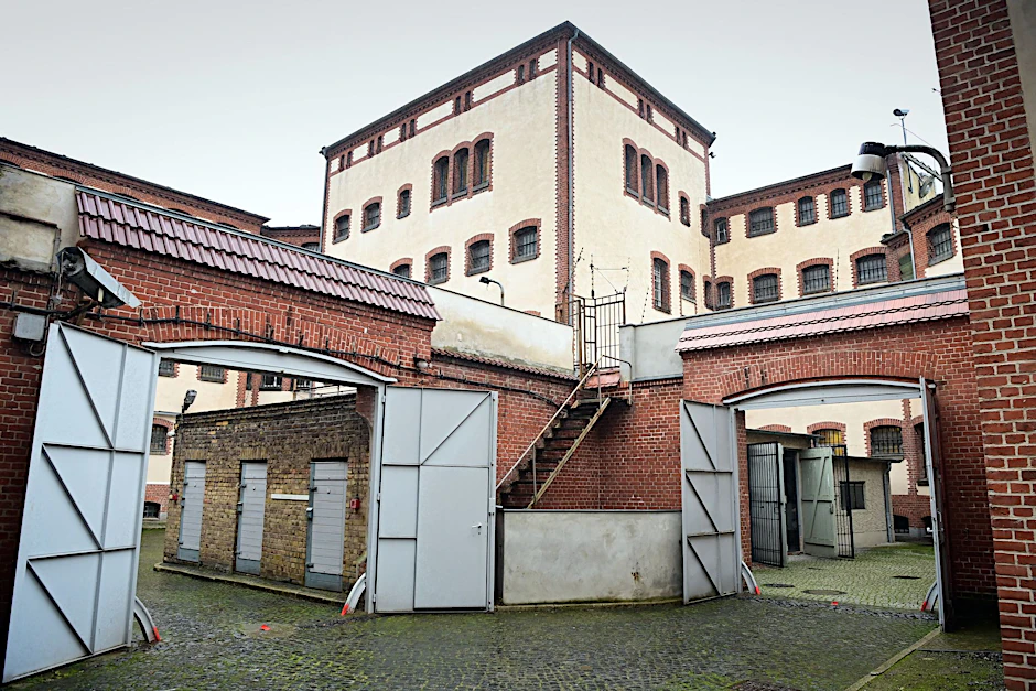 ARCHIV - Der Innenhof der Gedenkstätte Lindenstraße 54.  a/Archivbild