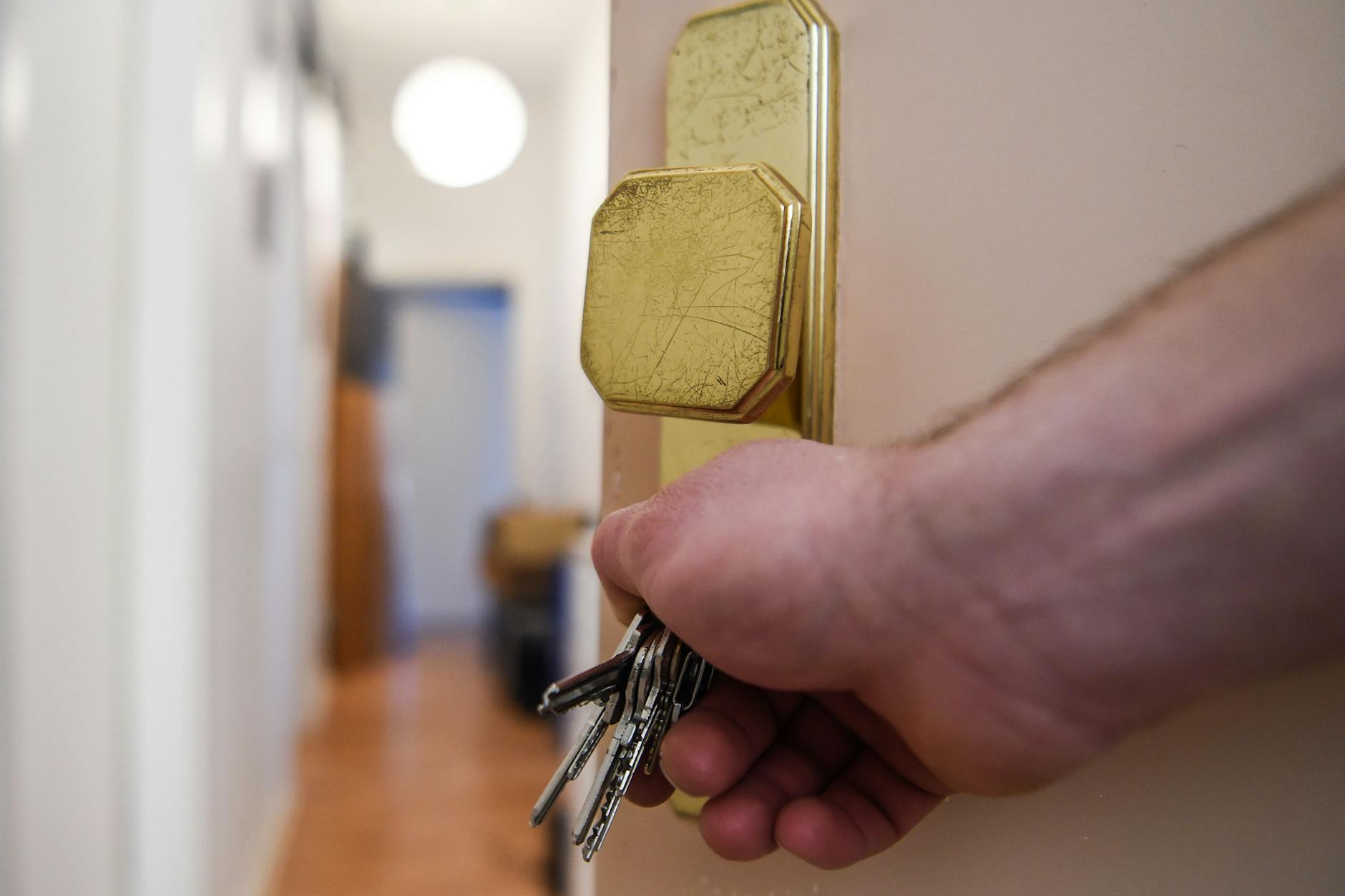 Illegalen Ferienwohnungen hat Berlin den Kampf angesagt. Sie sollen wieder fest vermietet werden.