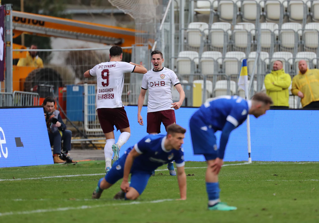 BFC feiert historischen Sieg mit Ständchen für den Traditions-Chef