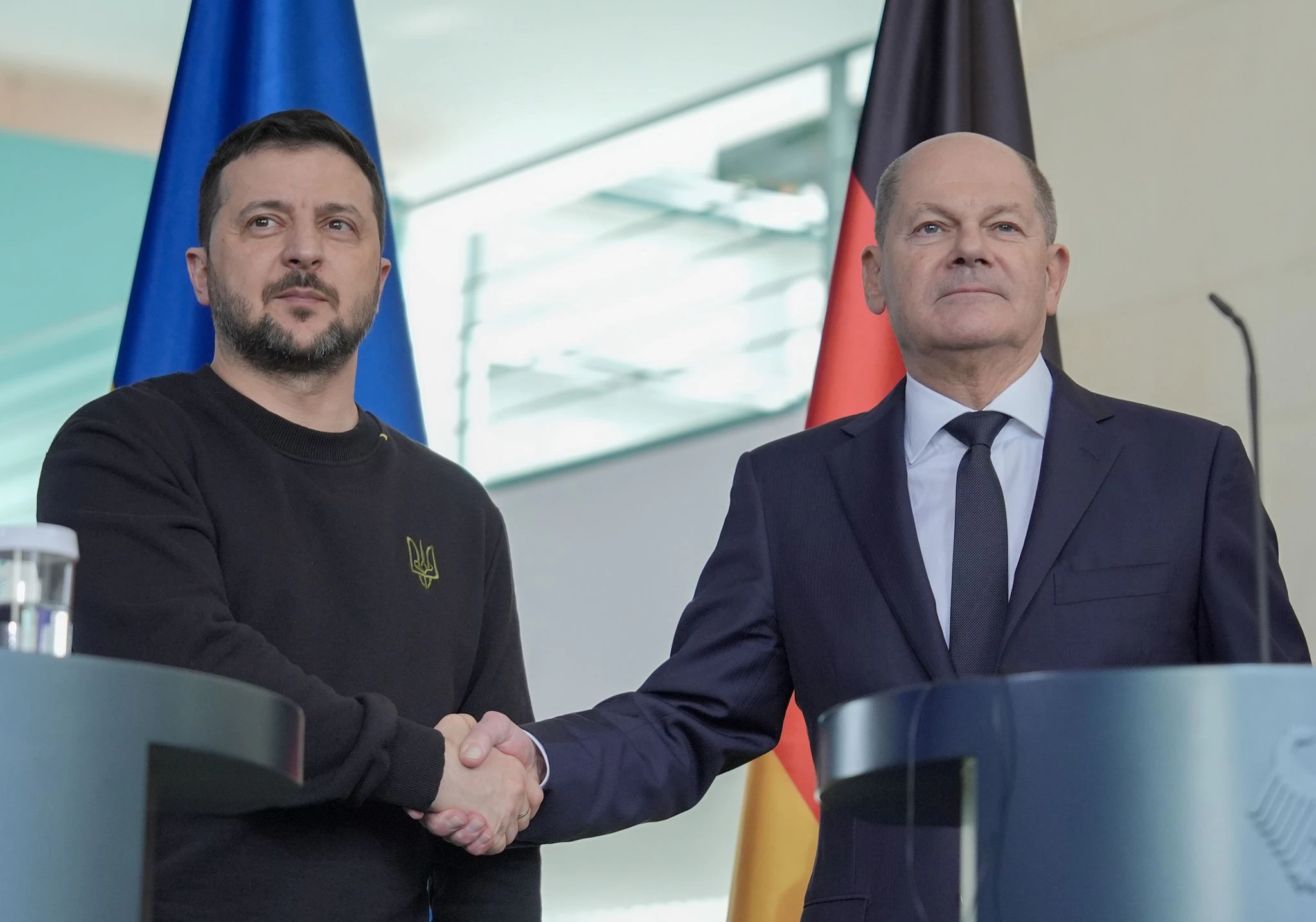dpatopbilder - Scholz und Selenskyj haben bei einem Besuch des Ukrainers in Berlin einen langfristigen Sicherheitspakt geschlossen.  
