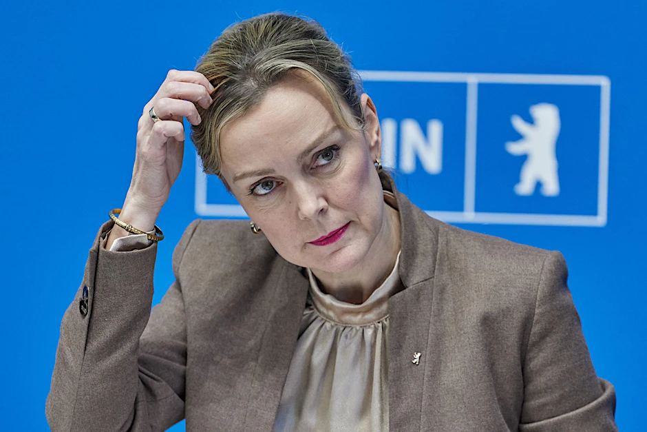 ARCHIV - Manja Schreiner (CDU), Verkehrssenatorin, spricht bei einer Pressekonferenz nach der Sitzung des Berliner Senats.  