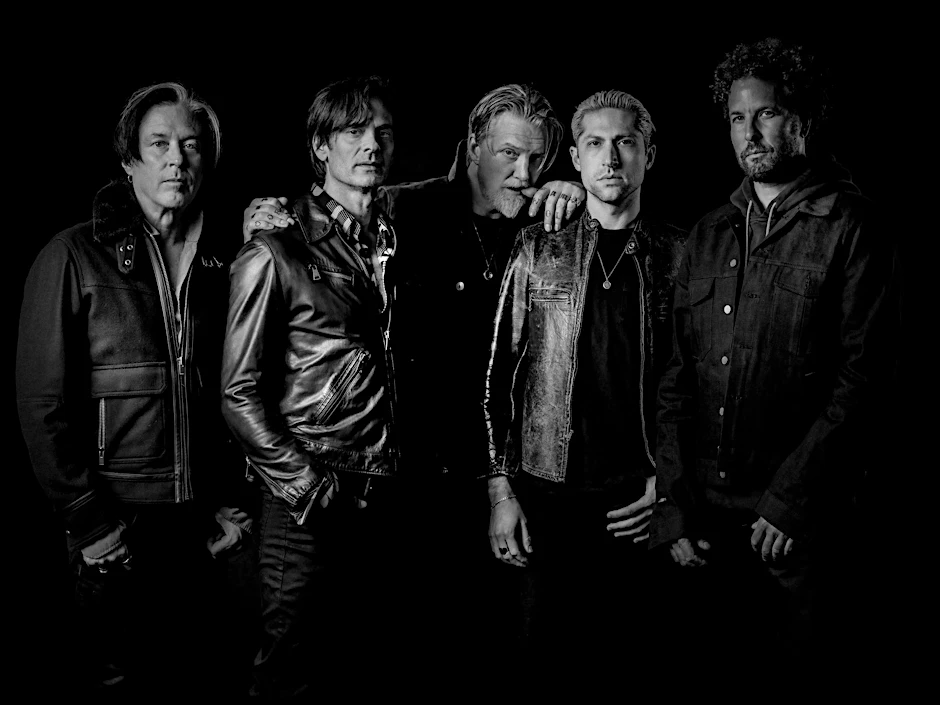Queens of the Stone Age mit Frontmann Josh Homme (Bildmitte).&nbsp;