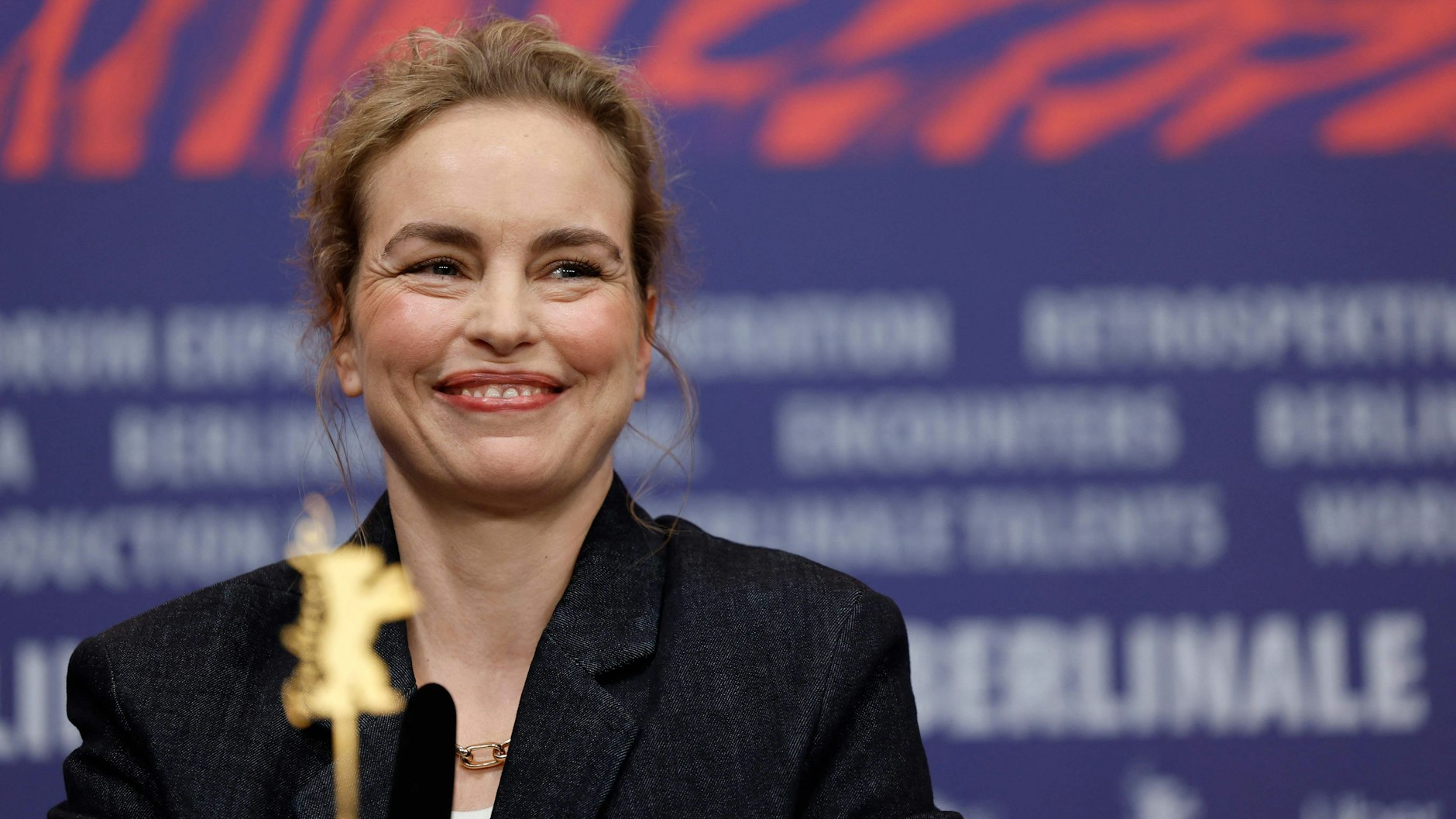 Da muss sie am Montag selbst lachen. Nina Hoss ist in ihrem Berlinale-Film nicht wiederzuerkennen. Zumindest, was ihr Sprechen angeht.
