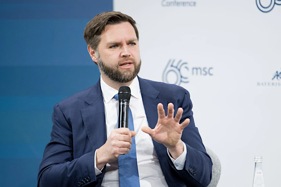US-Senator J.D. Vance am letzten Tag der 60. Münchner Sicherheitskonferenz (MSC) im Hotel Bayerischer Hof.  