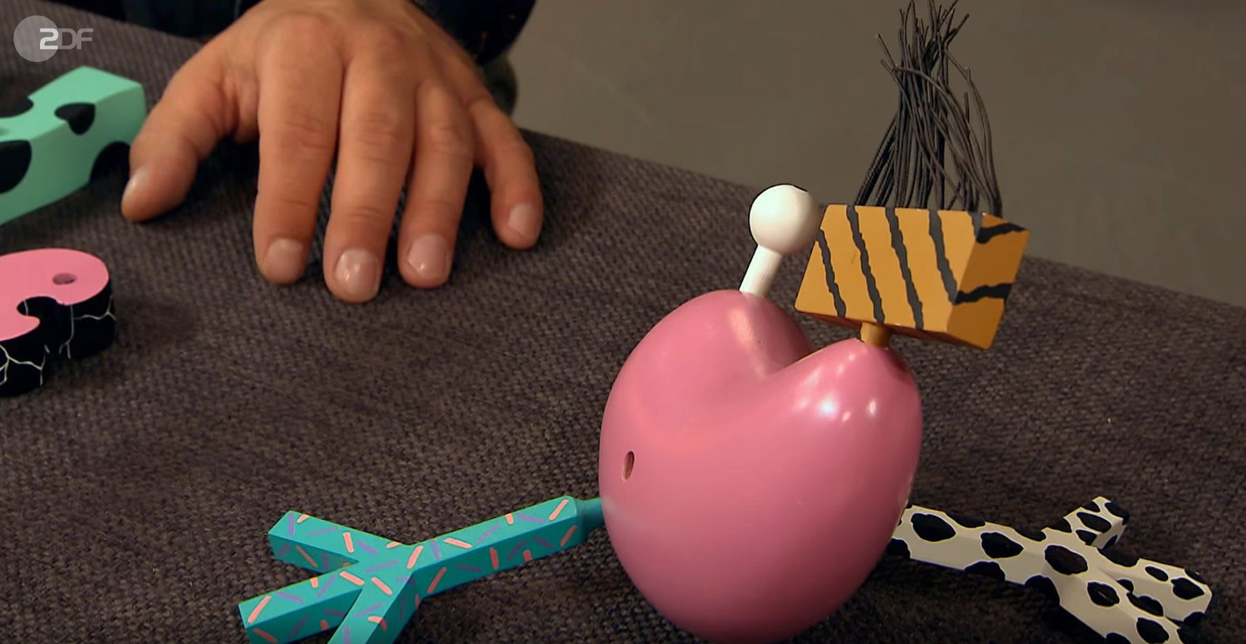 Seltener Vogel erzielt bei „Bares für Rares“ in 15 Sekunden einem Wahnsinns-Preis