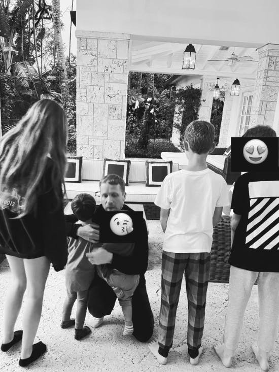 Oliver Pocher zeigt sich auf Instagram mit allen fünf Kindern.