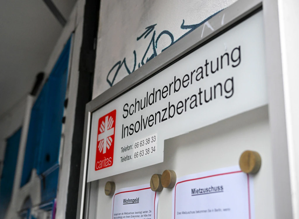 Mehr Überschuldung durch Internetkäufe? 13.600 Berliner bei Schuldenberatung