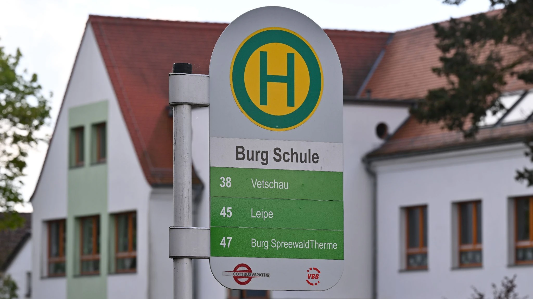 In einem offenen Brief hatten sich vor knapp einem Jahr Lehrer der Grund- und Oberschule in Burg über rechtsextreme Vorfälle an ihrer Schule im Spree-Neiße-Kreis beklagt.