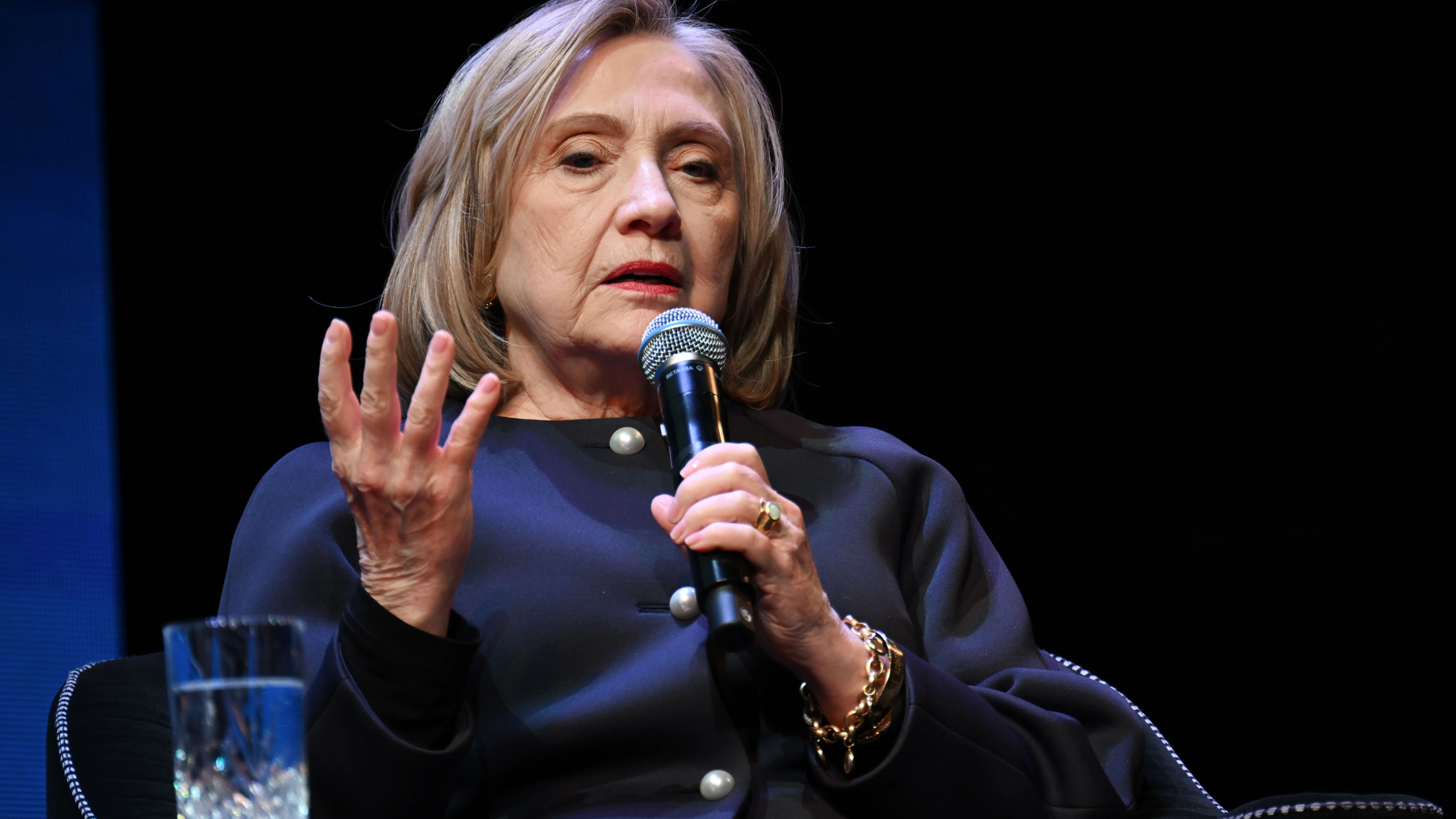 Hillary Clinton, ehemalige Außenministerin der USA, spricht bei Cinema for Peace.