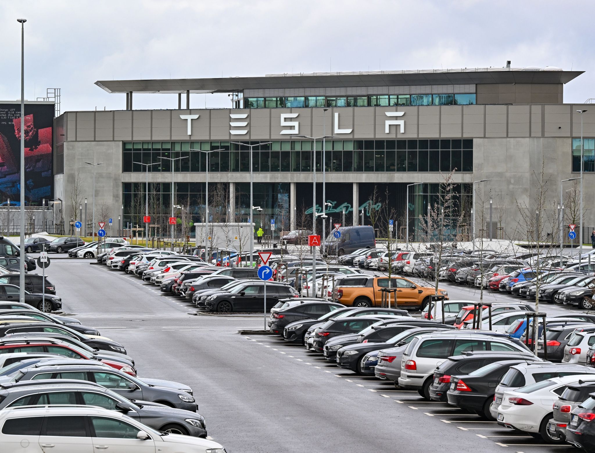 Bürger von Grünheide stimmen gegen Erweiterung des Tesla-Geländes