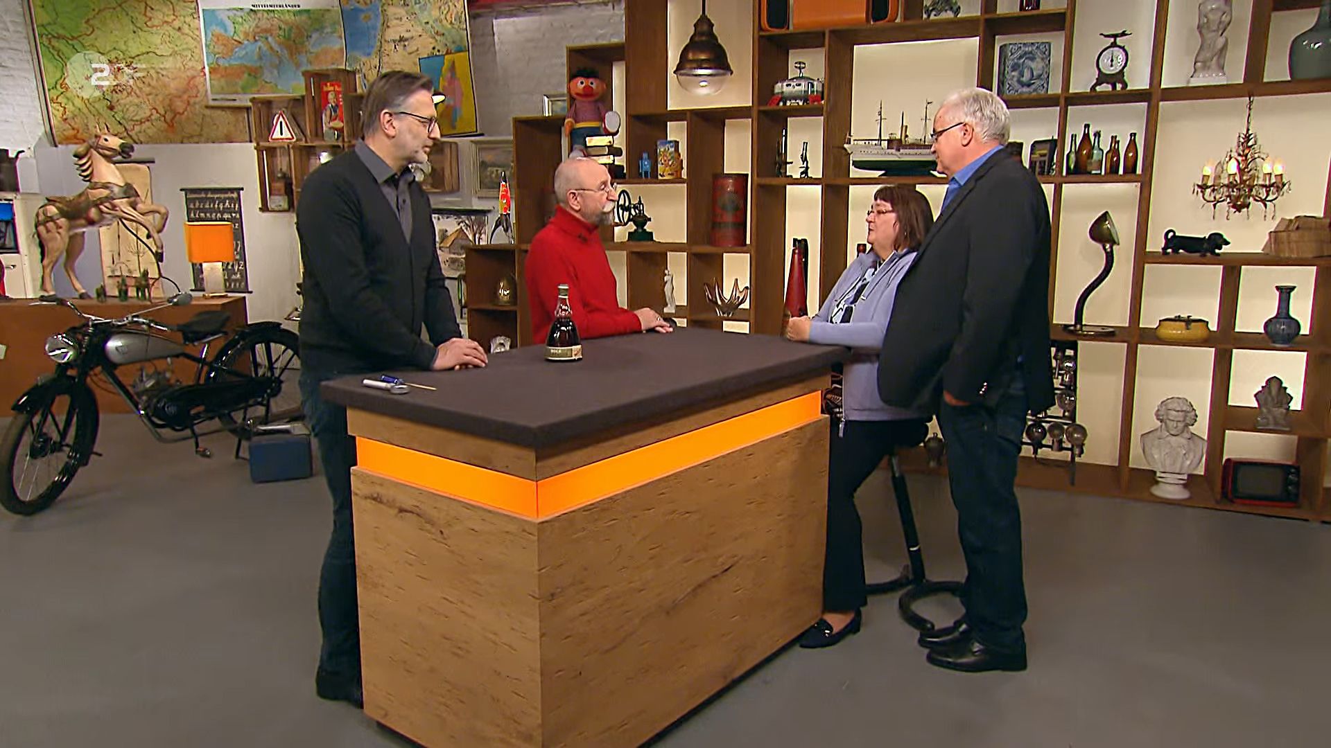 Hammer bei „Bares für Rares“: So viel Geld für eine Flasche Schnaps! DAS steckt dahinter