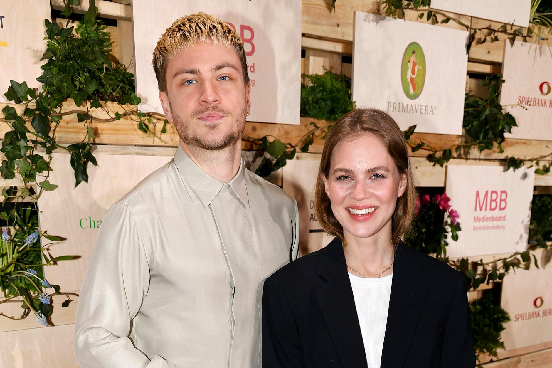 Jannik Schümann und Alicia von Rittberg posierten gemeinsam auf dem Red Carpet.