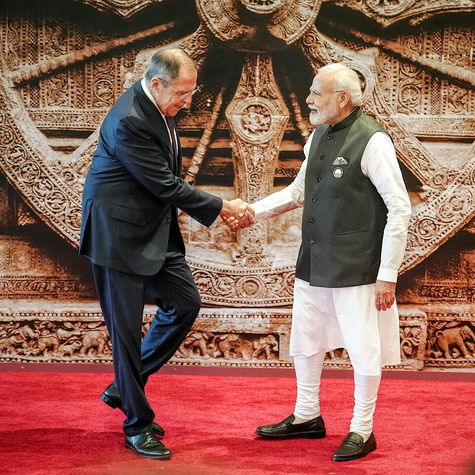 Indien drosselt Ölimporte aus Russland: „Wir sind eine Demokratie“