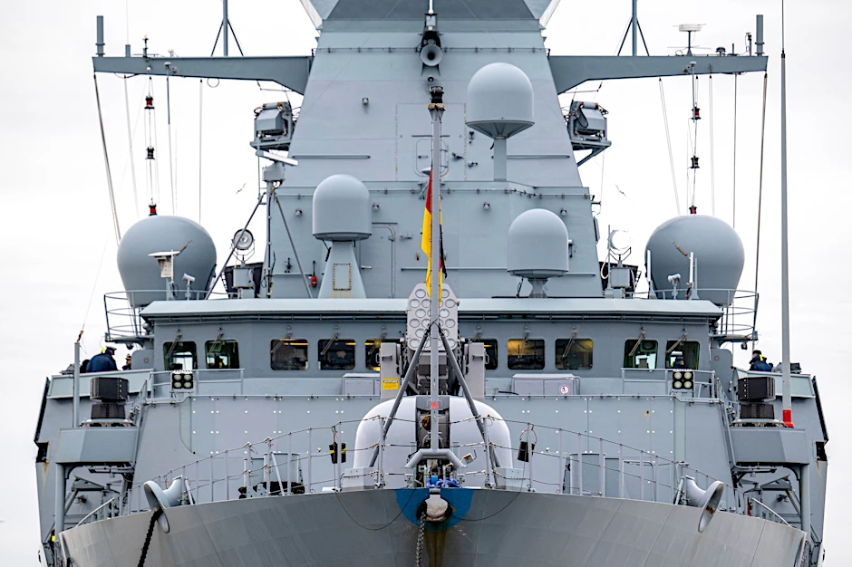 ARCHIV - Deutschland will sich an dem Marineeinsatz im Roten Meer mit der Fregatte «Hessen» beteiligen.  
