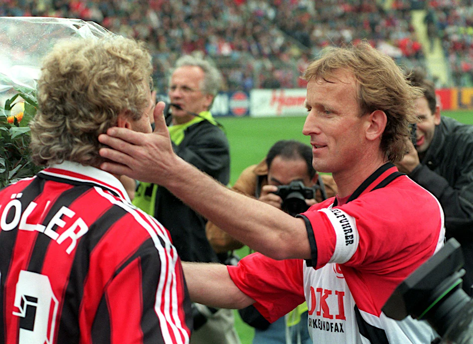 ARCHIV - Andreas Brehme (r) spielte auch für den 1. FC Kaiserslautern in der Bundesliga.  