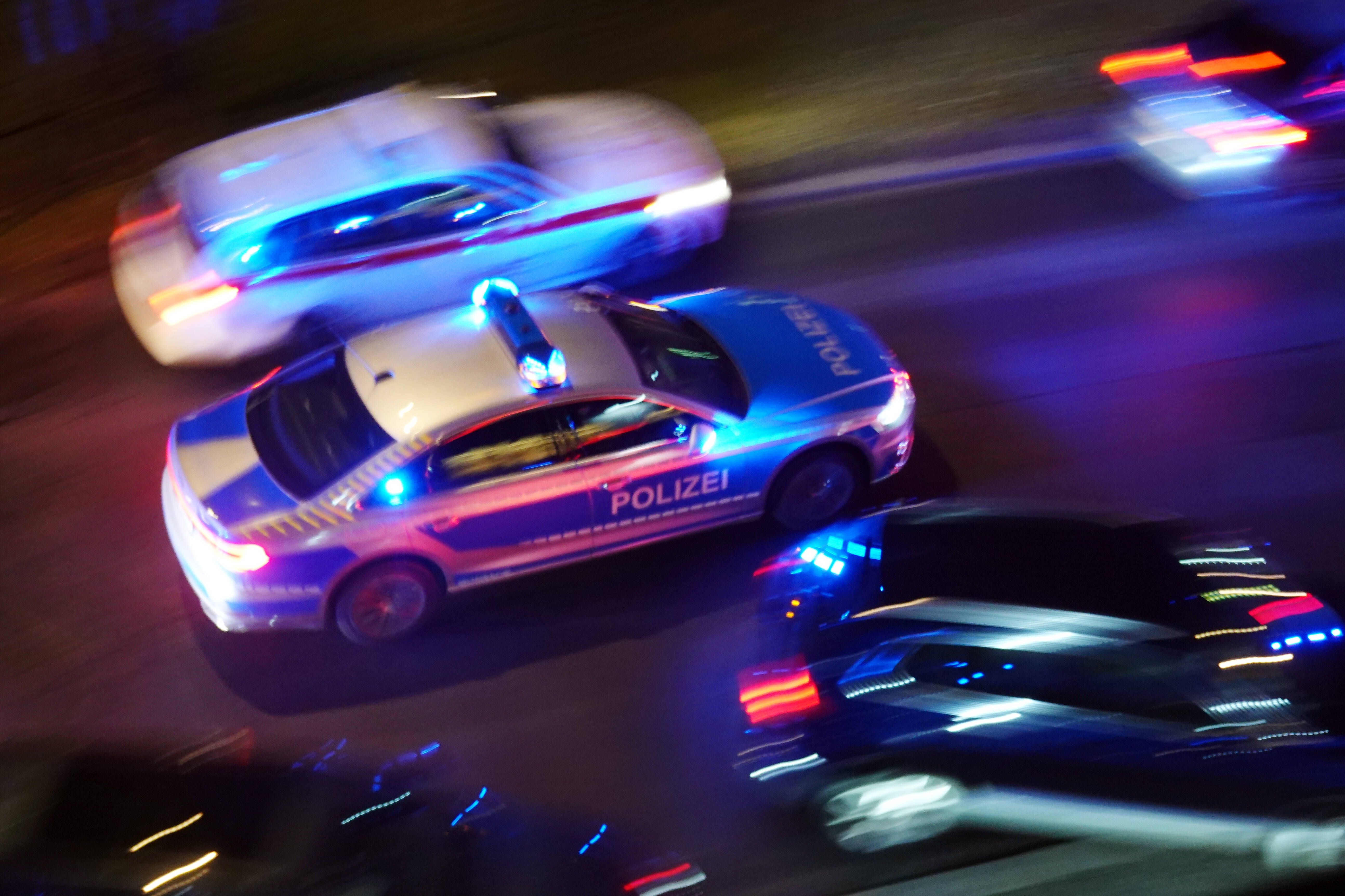 Verfolgungsjagd durch Berlin-Mitte: BMW-Fahrer flüchtet vor Polizei und verursacht zwei Unfälle