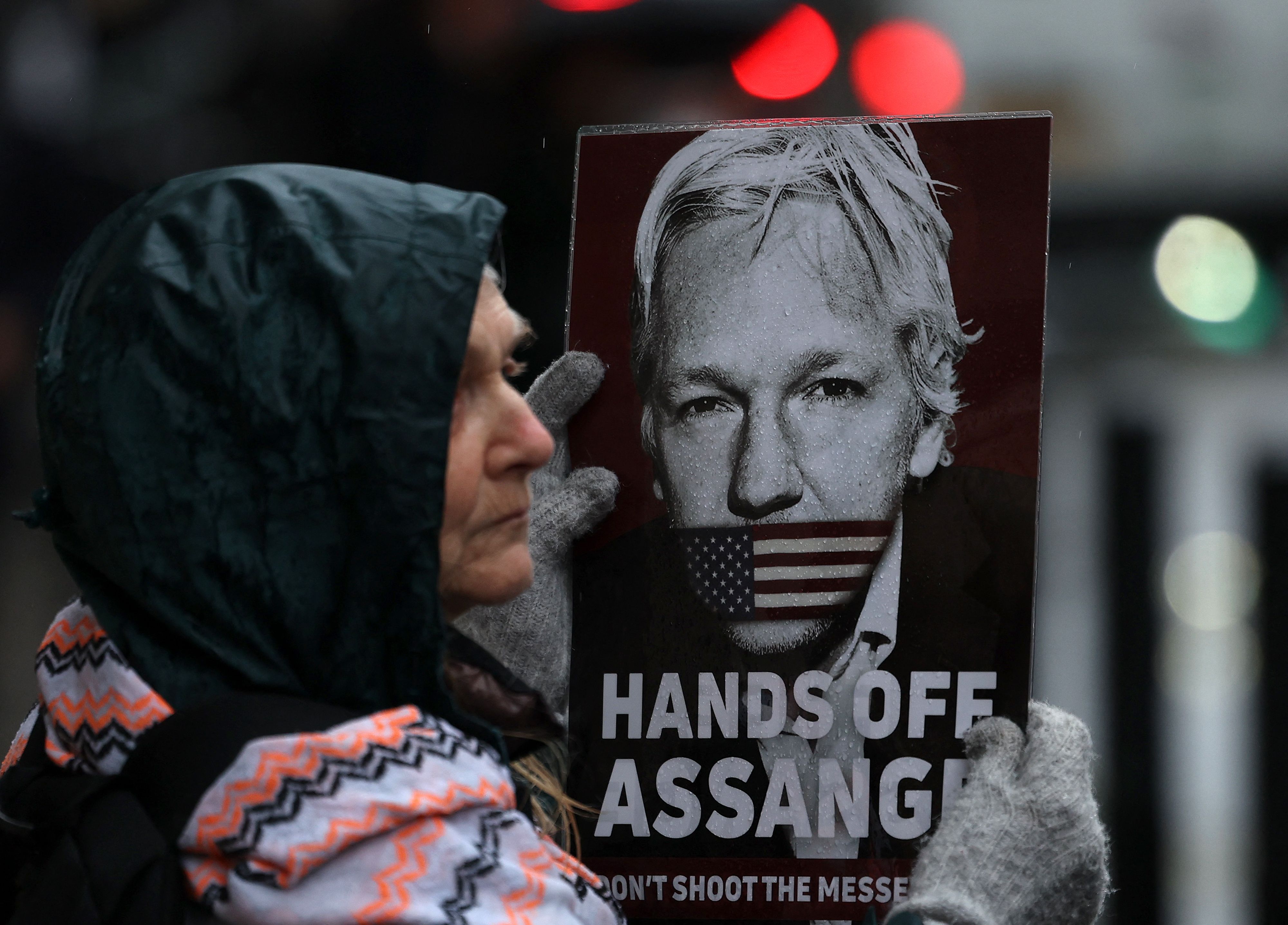 Julian Assange: Gericht In London Vertagt Entscheidung über ...