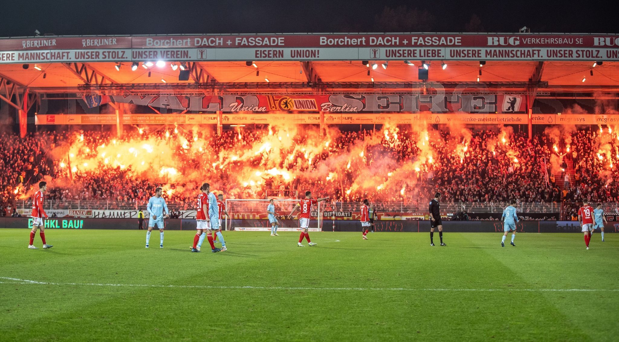 1. FC Union Berlin muss wegen Pyrotechnik von Fans über 60.000 Euro Strafe zahlen