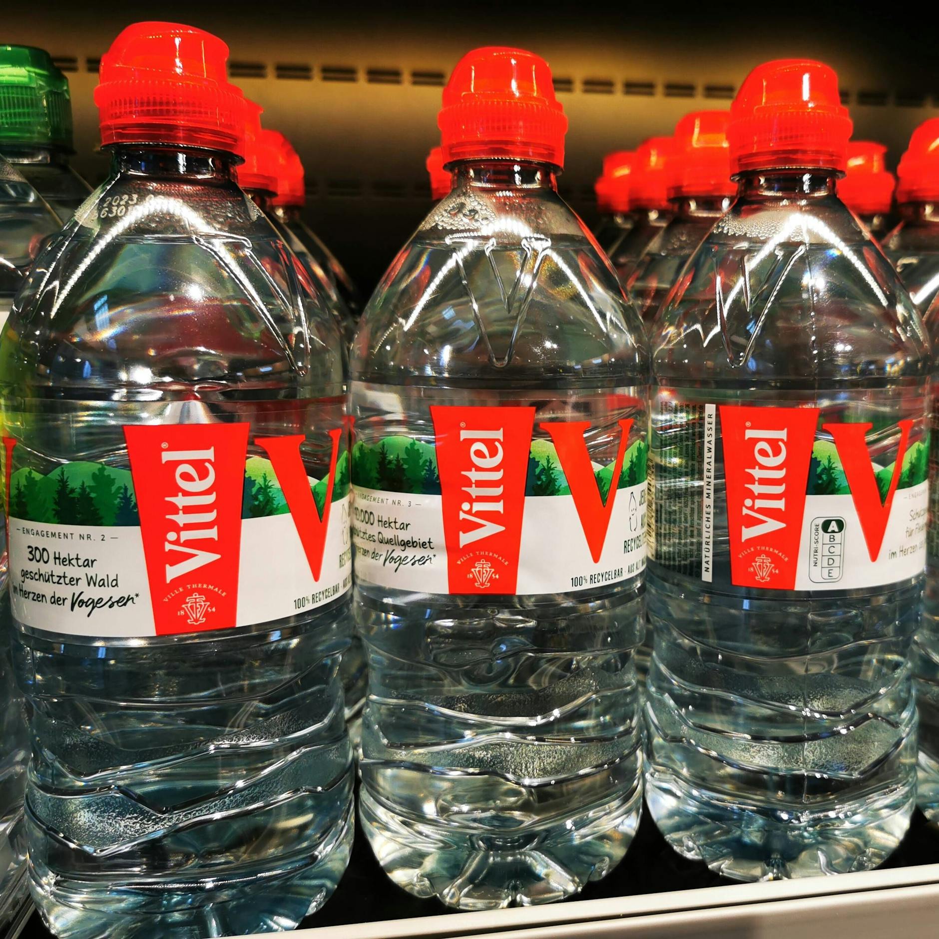 Image - „Verbraucher getäuscht“: Foodwatch verklagt Nestlé wegen verunreinigtem Vittel-Wasser