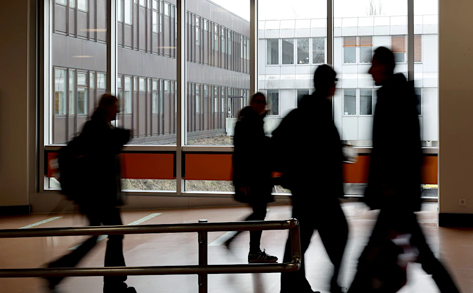 Die Rost- und die Silberlaube der Freien Universität Berlin. Berlins Hochschulen sind seit Wochen Brennpunkte der Auseinandersetzungen um den Nahostkonflikt.