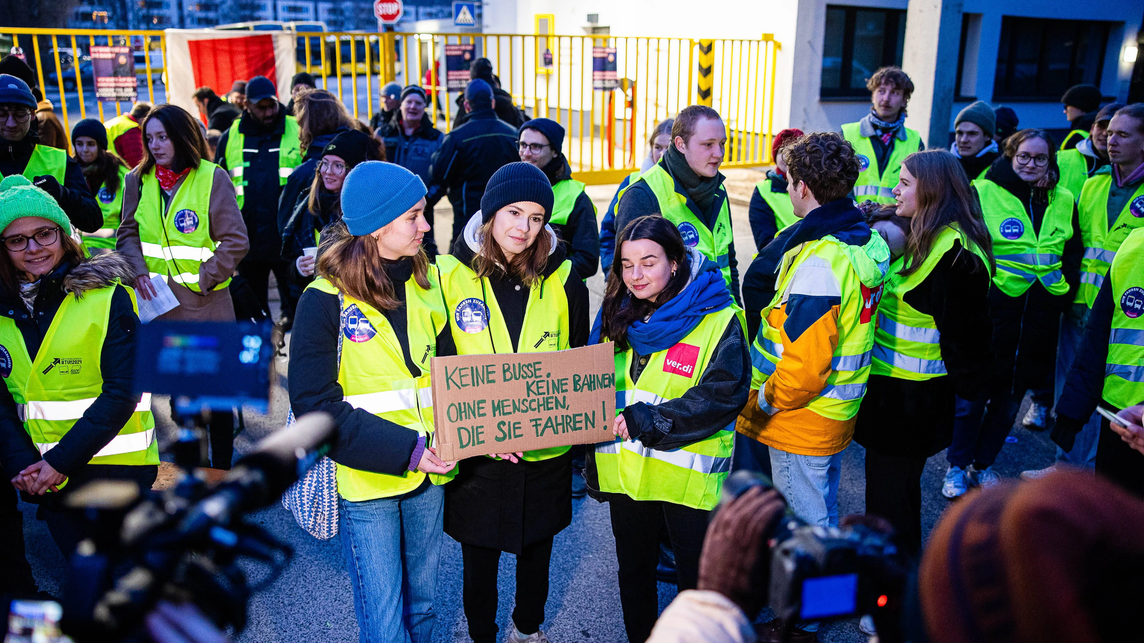Klimaaktivistin Luisa Neubauer engagierte sich bereits beim Warnstreik am 2. Februar in Berlin.