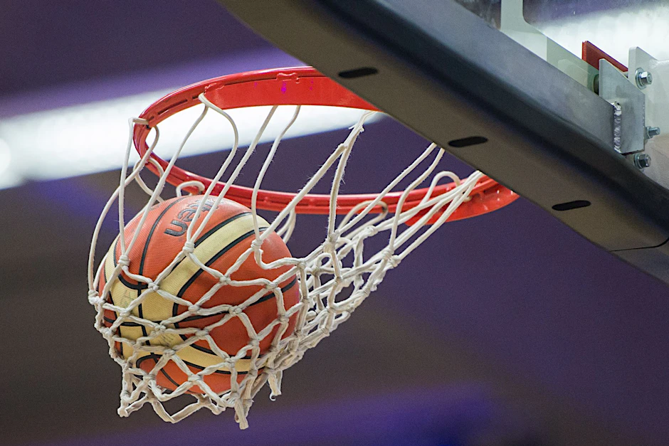 ARCHIV - Das Basketball-Spiel zwischen Israel und Irland wurde vom Nahost-Konflikt überschattet.  