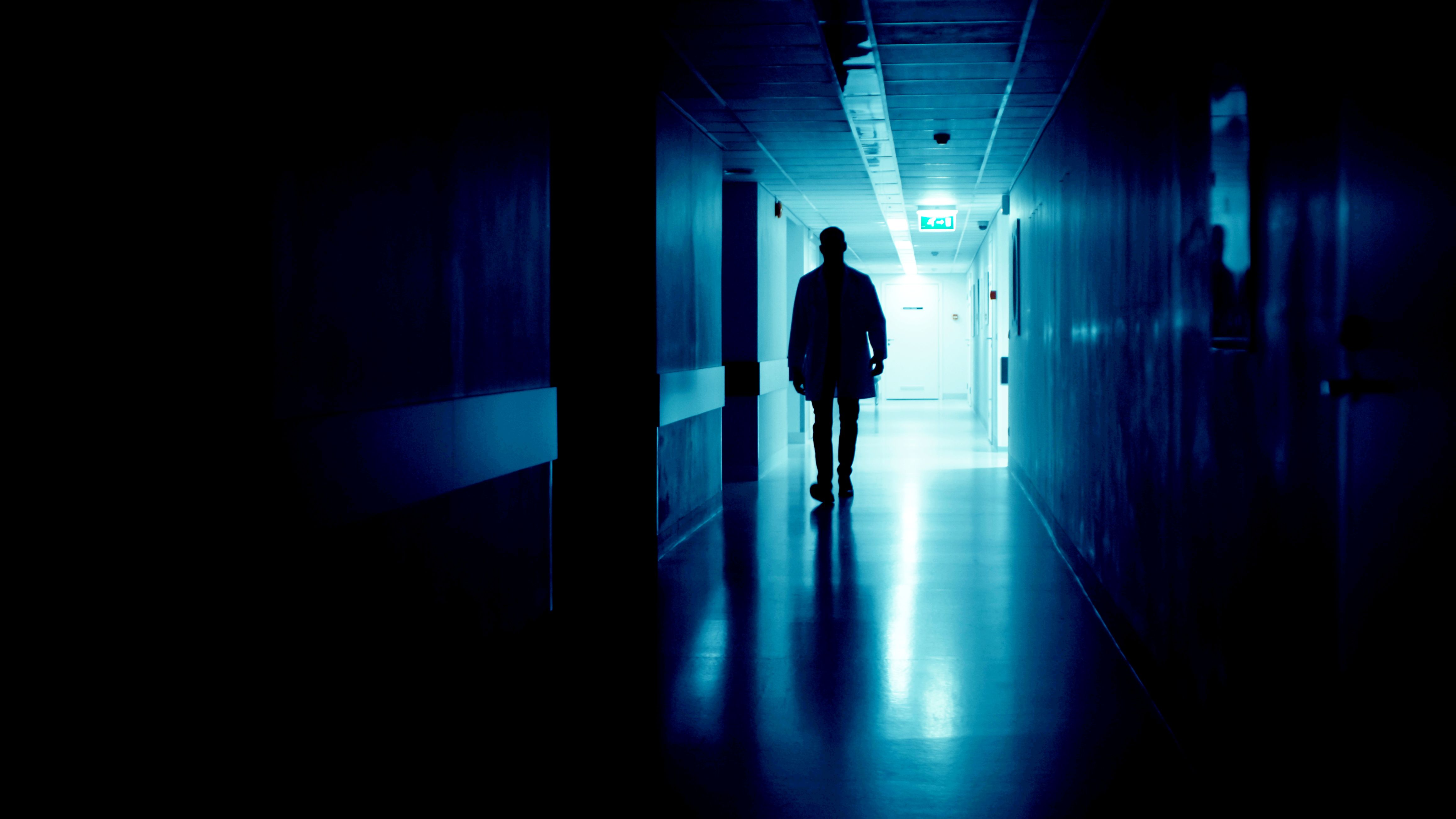 Charité-Arzt in Berlin vor Gericht: Spritzte er Patienten die Todesdosis mit den besten Absichten?