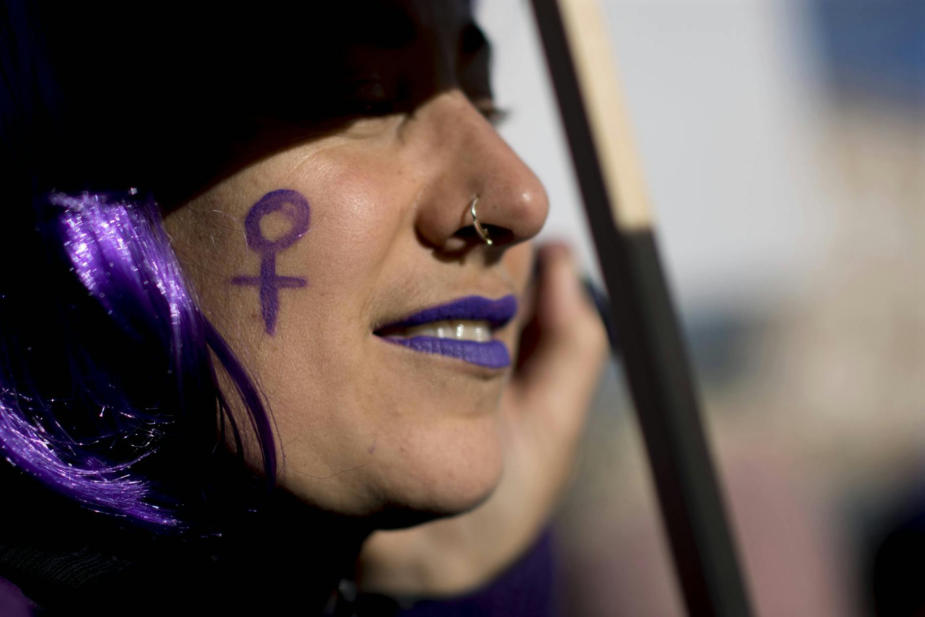 Eine Demonstrantin am Internationalen Frauentag in Berlin