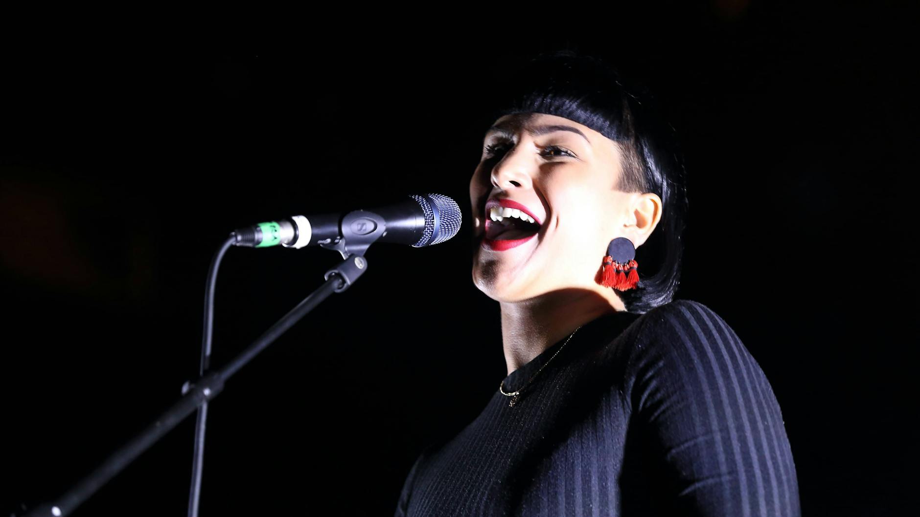 Sängerin Nessi bei einem Konzert in Berlin. Auf dem Album von Dieter „Maschine“ Birr singt die gebürtige Hamburgerin in der Neuaufnahme des Puhdys-Liedes „Das Buch“ mit.