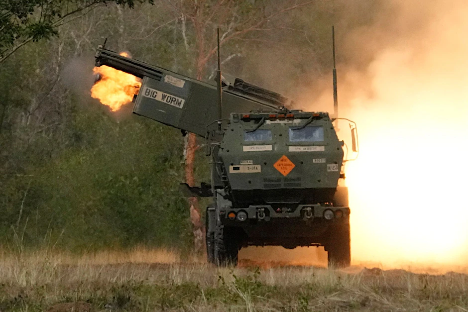 ARCHIV - Ein us-amerikanisches Mehrfachraketenwerfer-Artilleriesystem vom Typ Himars (Archivbild).  