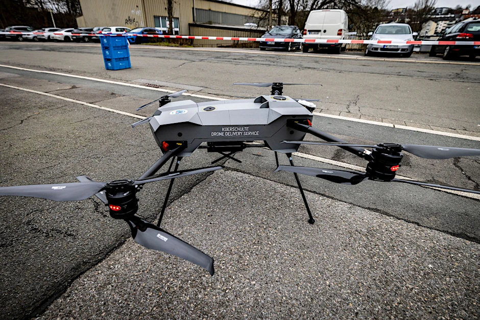 Eine voll automatisierte Drohnen-Flotte soll Unternehmen in Lüdenscheid, das vom A45-Rahmede-Brückendesaster stark belastet ist, dringend benötigte Teile über die Staus hinweg aus der Luft anliefern.  