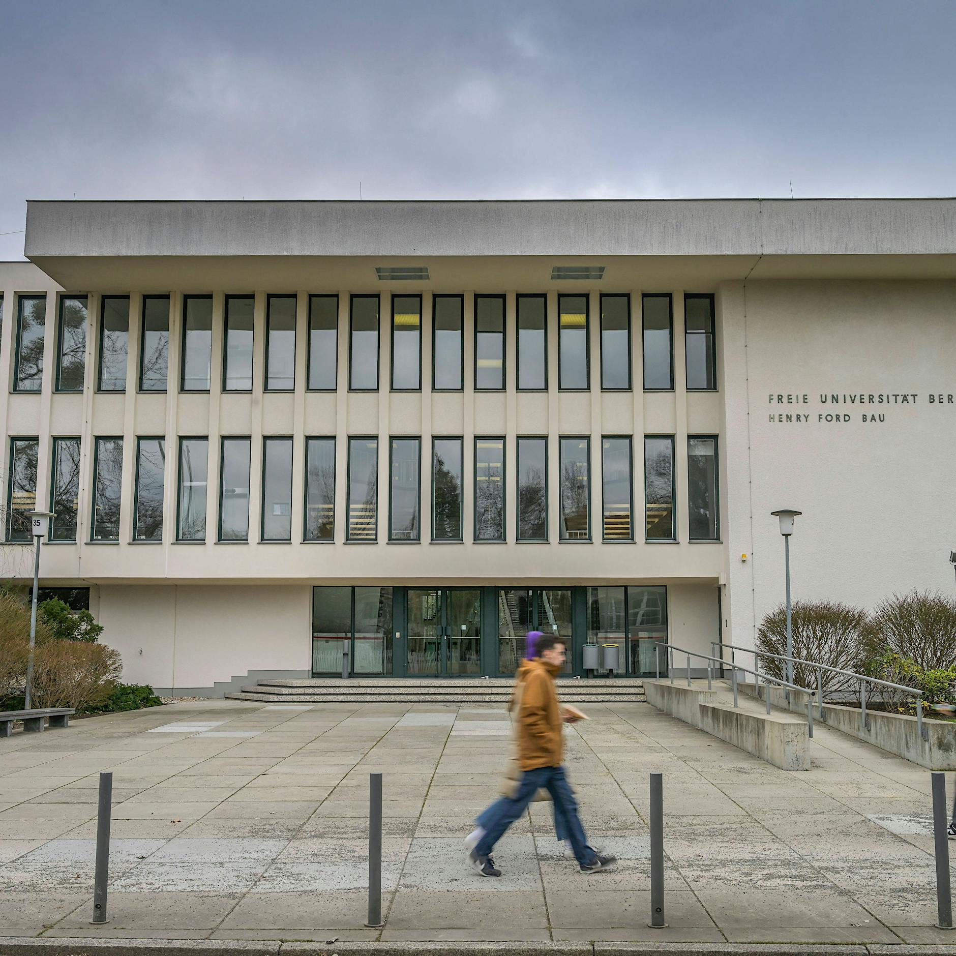 Lahav Shapira erhebt schwere Vorwürfe an FU Berlin: Von der Uni in Gefahr gebracht?