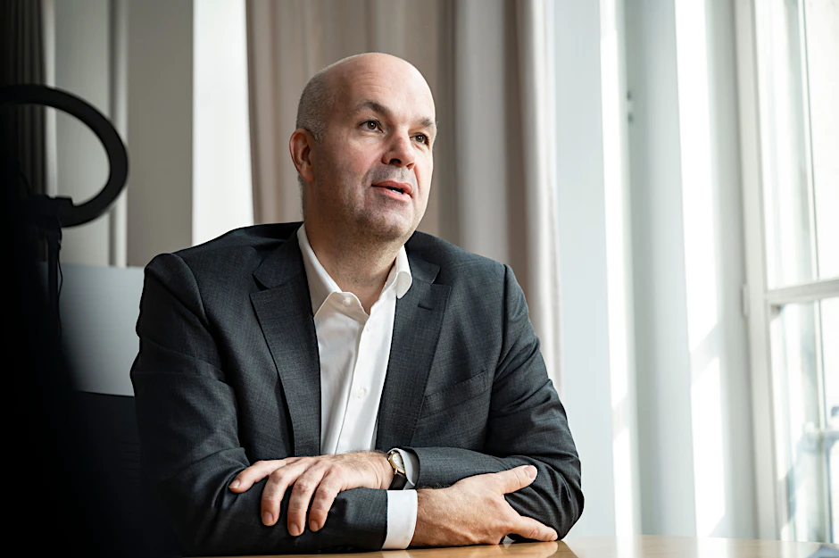 Der DIW-Vorsitzende Marcel Fratzscher behauptet, die Bezahlkarte wird hoch qualifizierte Arbeitskräfte aus dem Ausland abschrecken. Was meint er damit?