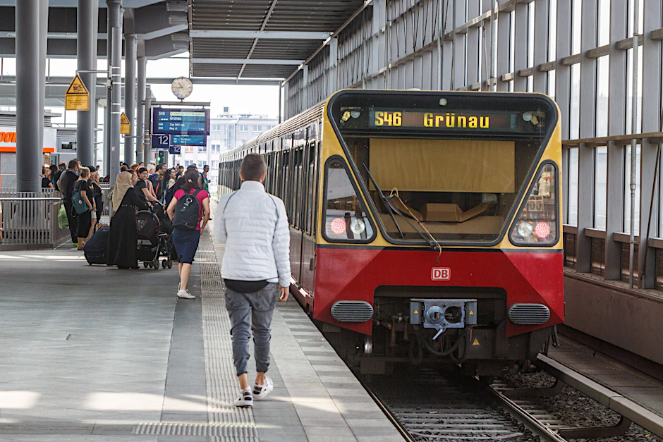 Wegen einer Signalstörung in Grünau kam es auf mehreren S-Bahnlinien am Freitagabend zu Verspätungen und Ausfällen.