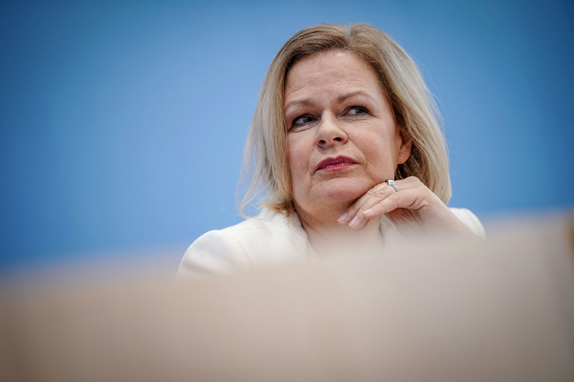 Sah die vom Correctiv-Bericht ausgelösten Demonstrationen als „Ermutigung und Auftrag“ für eine maßgebliche Ausweitung der Kompetenzen des Verfassungsschutzes: Bundesinnenministerin Nancy Faeser (SPD)