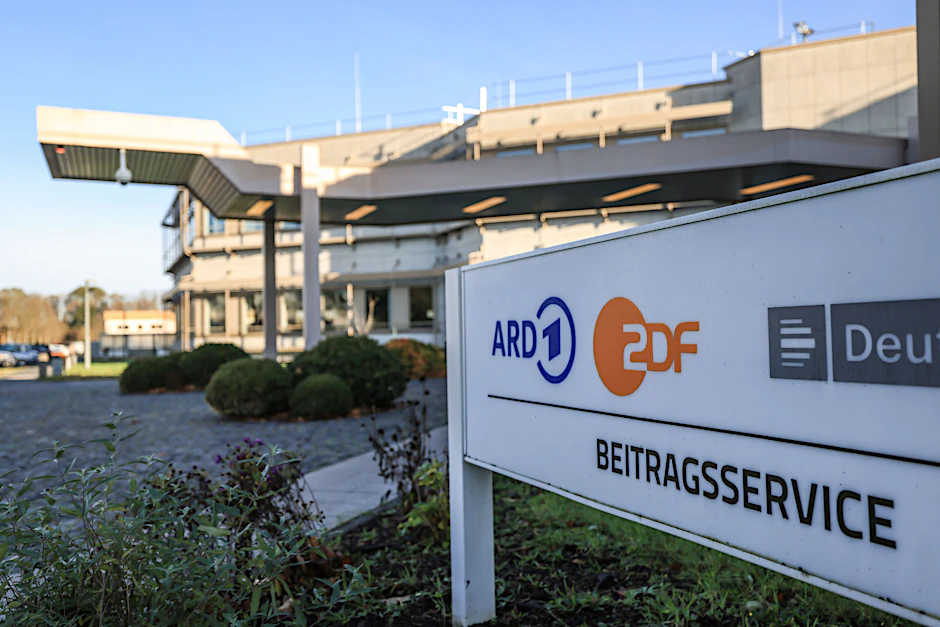 Der Beitragsservice von ARD, ZDF und Deutschlandradio in Köln. Der Rundfunkbeitrag sollte ab 2025 laut Berechnungen der KEF um monatlich 58 Cent steigen.&nbsp;
