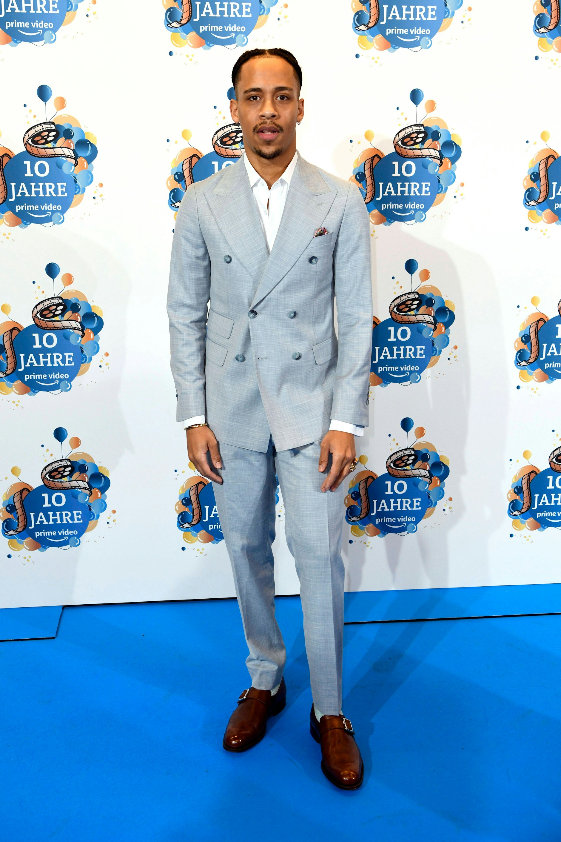 Auch <strong>Jerry Hoffmann</strong> war auf der Amazon-Party anwesend. Sein Look: ein pastellblauer Anzug des Berliner Maßschneiders Bespoke Avenue und dazu Schnallenschuhe von Church’s.