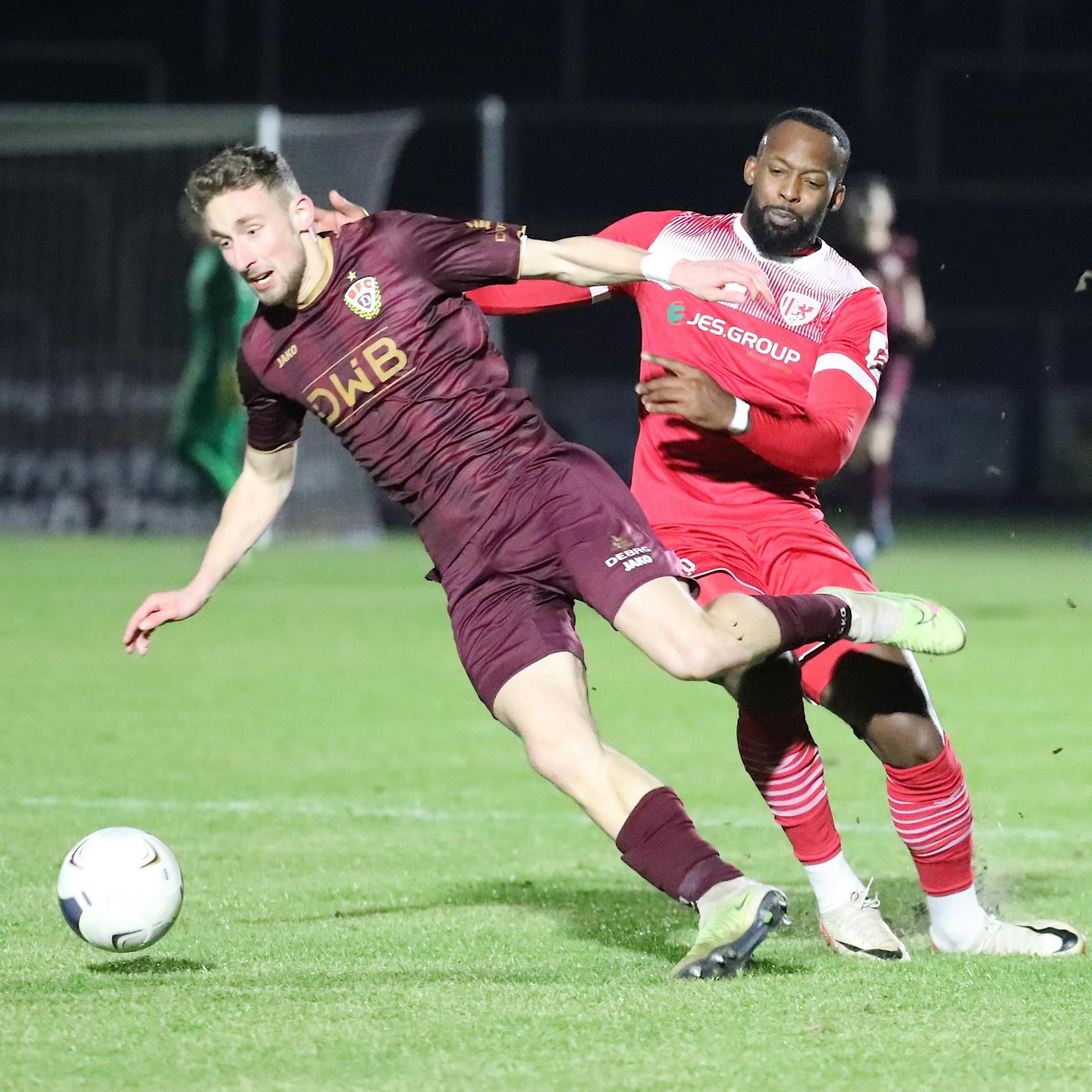 Nur Gelb für Greifswalds Manasse Eshele, da sieht der BFC Dynamo rot