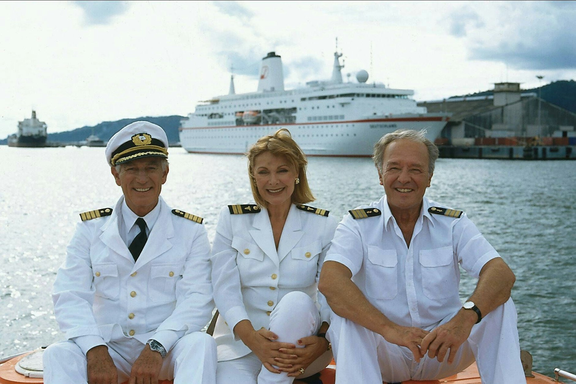 Beim "Traumschiff" spielte Horst Naumann (links) den Schiffsarzt Dr. Schröder, unter anderem an der Seite von Heide Keller und Siegfried Rauch.