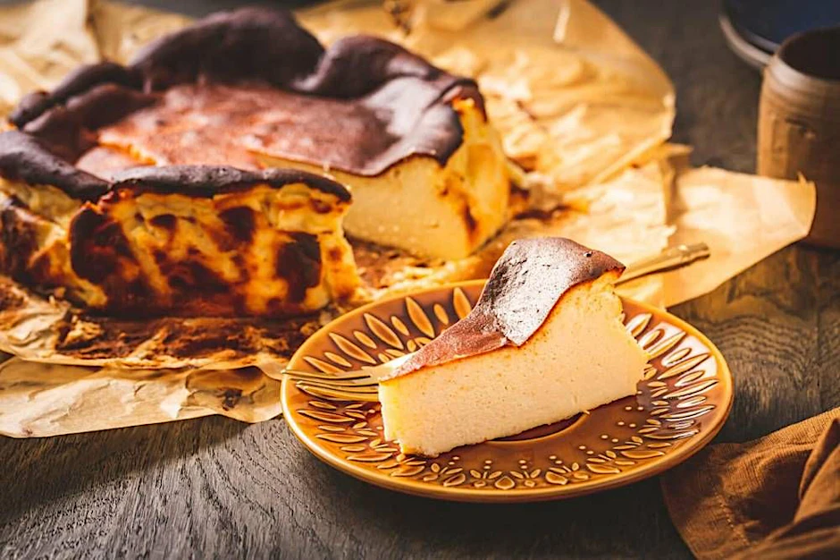 Probieren Sie das Rezept für Käsekuchen ohne Boden gleich mal aus.