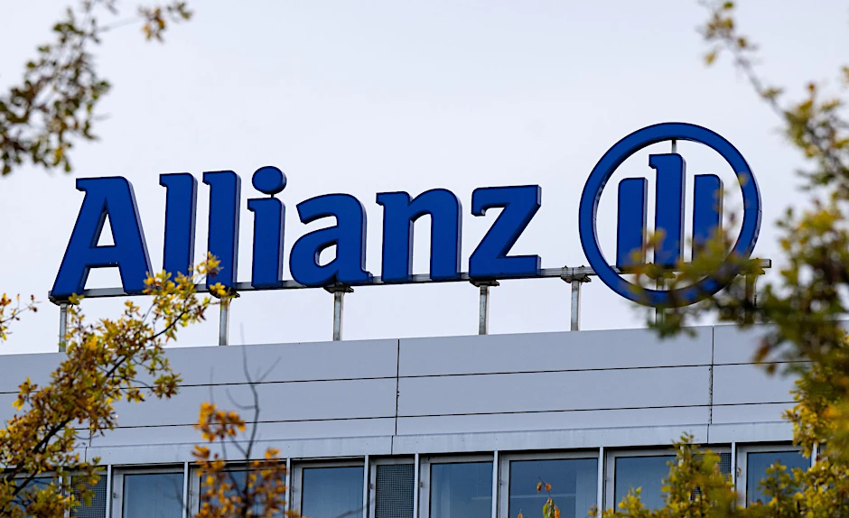 ARCHIV - Allianz-Chef Oliver Bäte spricht von einem «sehr, sehr erfolgreichen Jahr» 2023.  